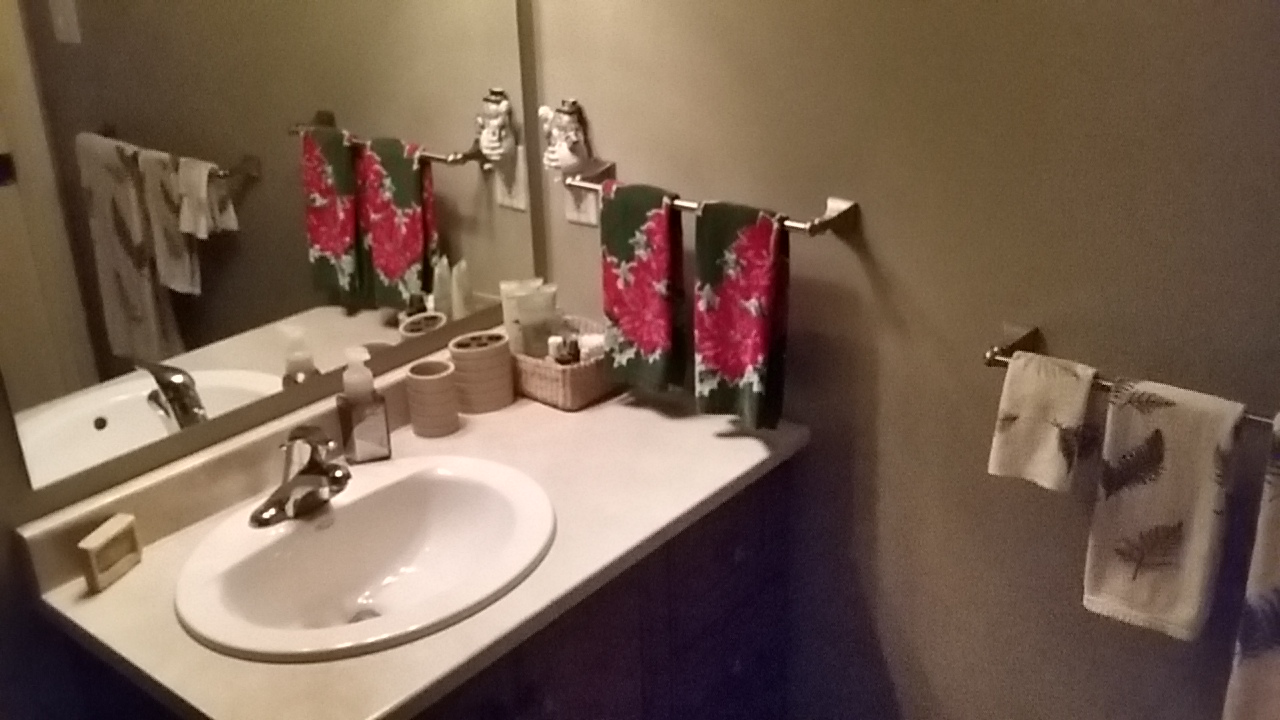 Private Bathroom for Cozy Comfort Room ...